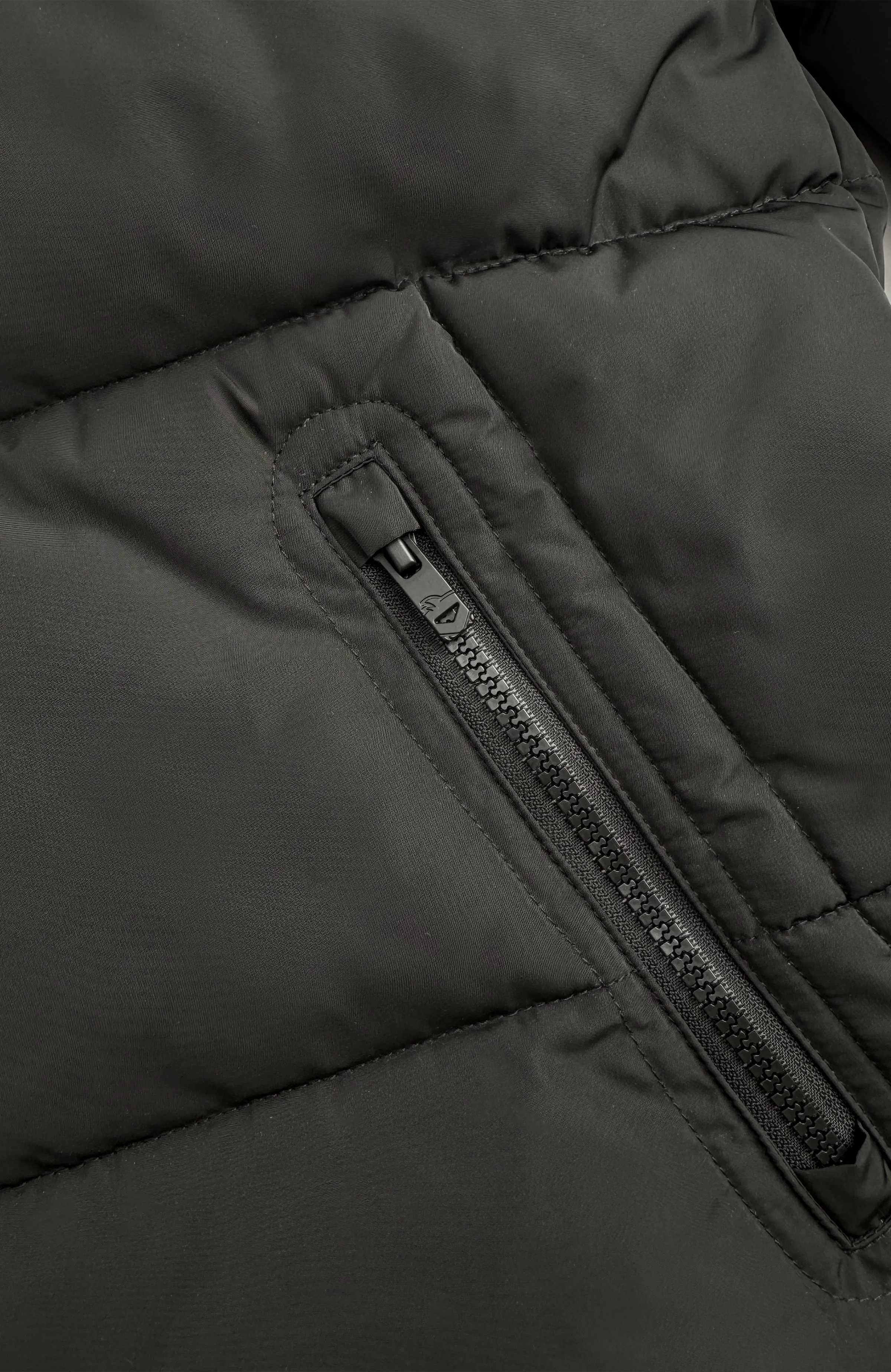 BLOCK PUFFER JACKET | Black